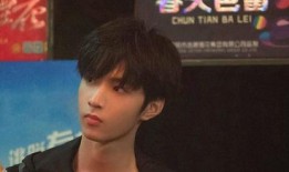 刘耀文自己爆料小丑视频,揭秘明星幕后趣事