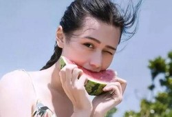 娱乐吃瓜的头像女生可爱,可爱女生带你领略娱乐吃瓜乐趣