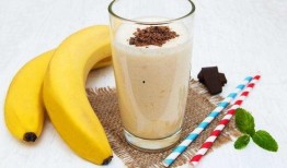 爆料奶昔香蕉怎么做的视频,轻松学会健康美味饮品