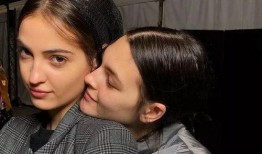 拉拉情侣访谈在线观看